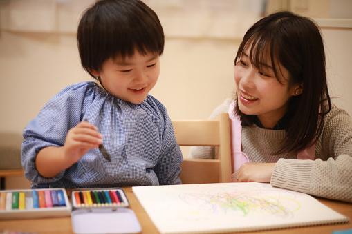 幼稚園教諭/正社員　地下鉄 澄川駅より徒歩5分　賞与４.５ヶ月分支給！　土日休み！　年間休日1２０日以上